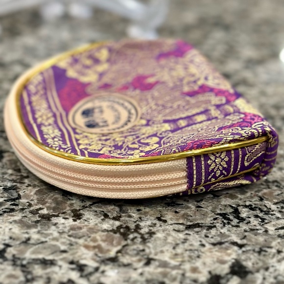 ✨EUC✨ Thai-Made Cosmetic Bag Thai Silk Elephant Purple Gold - Picture 9 of 14